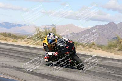 media/Nov-16-2025-Race Pace (Sun) [[8c5fa54630]]/Non Verified Riders (1st 20 Minutes)/3-Turn 3 Inside (11am)/